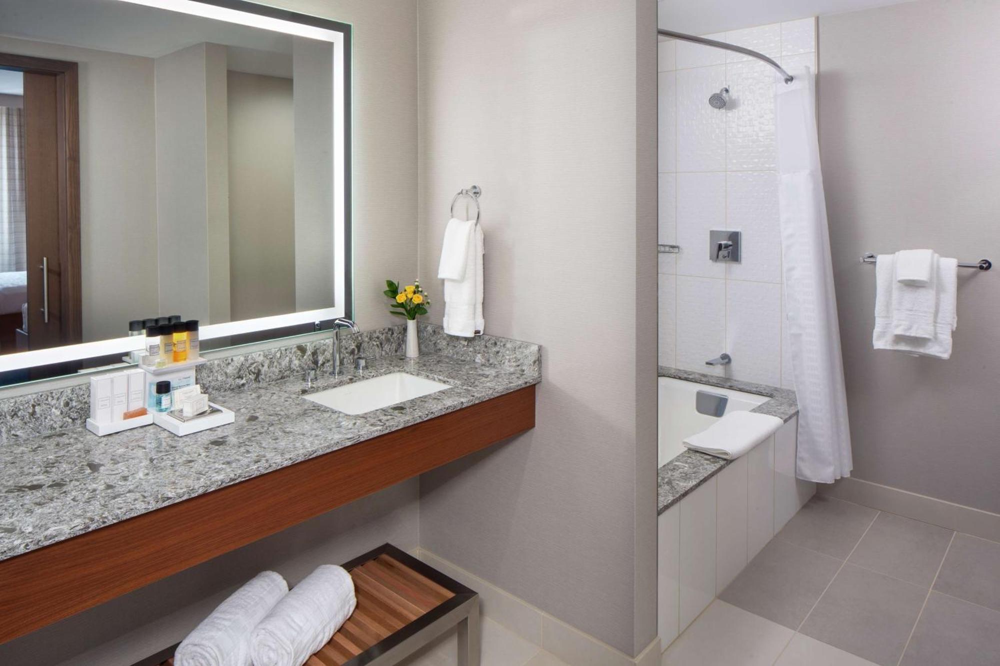 Hilton Rochester Mayo Clinic Area Zewnętrze zdjęcie